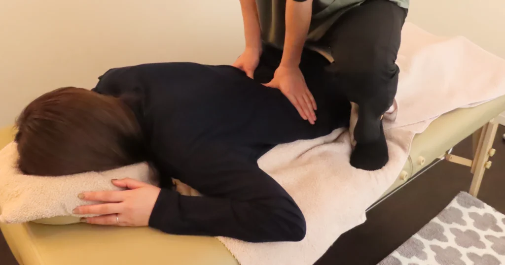 もみほぐしで心も体もスッキリ！期待できる効果と注意点をプロが解説